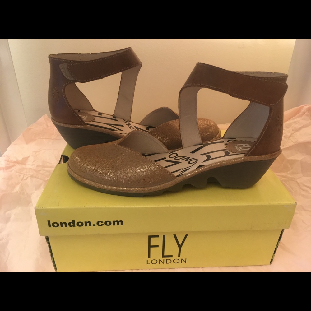 Fly London Women's Pats801fly Wedge Sandal